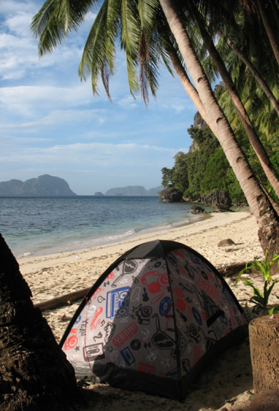 Camping at the beach in the Bacuit Archipelago